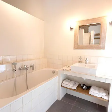 Apartment Confortable Dans Cons-la-grandville, Terrasse, Parking
